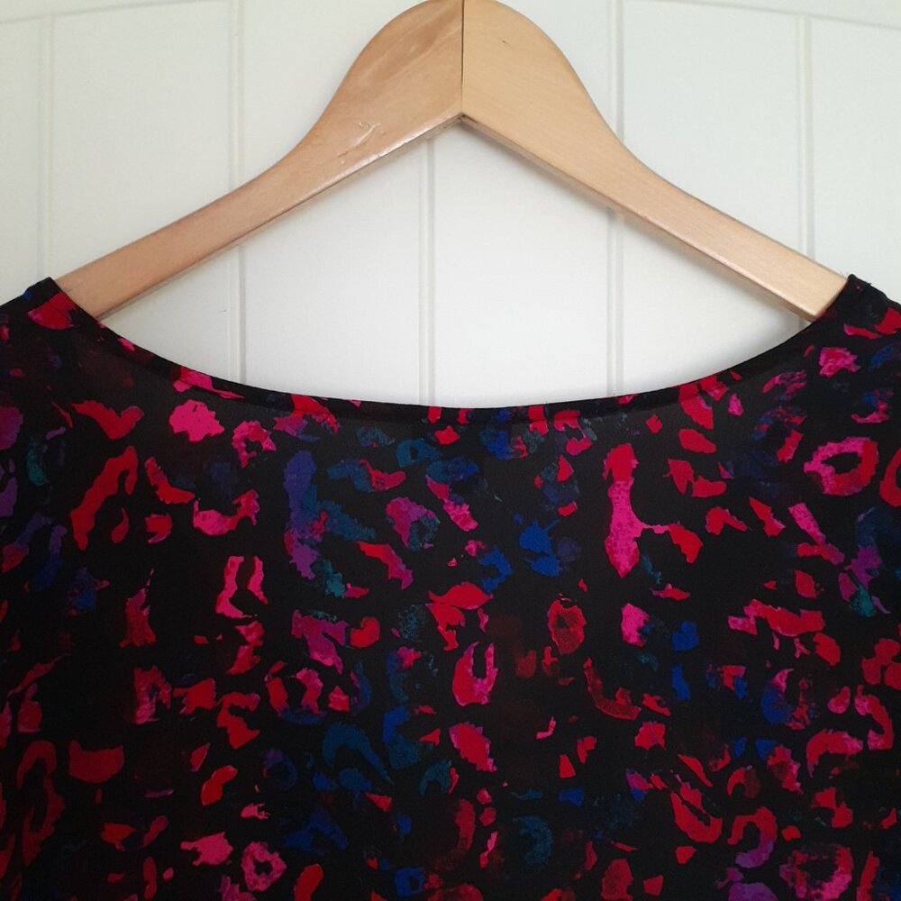 Torrid Georgette Tie-Front Blouse in Leopard Black Pink Red Size 2/Size 2X - Picture 6 of 15